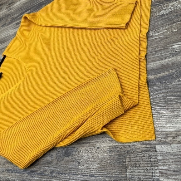 VICI Lumiere Women’s Mustard Yellow Sweater - Picture 9 of 13
